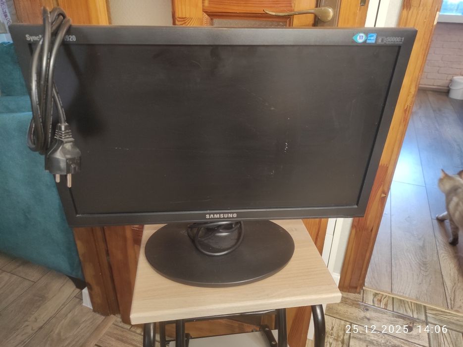 Монітор SyncMaster e1920n, все працює