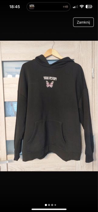 Czarna bluza z kapturem