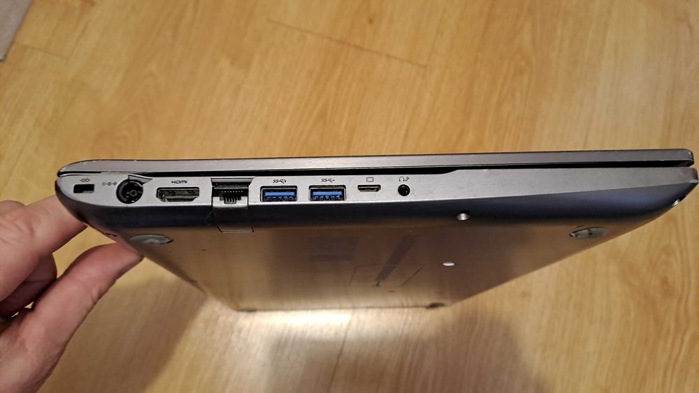 LAPTOP SAMSUNG 700Z 5A 15,6"Bez zasilacza.