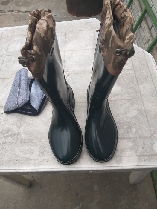 Сапоги резиновые 43 и 44 размер