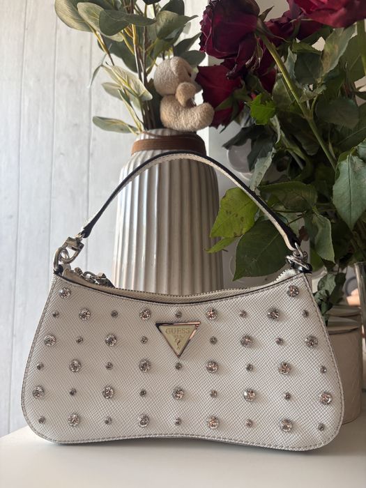 torba guess biała z cekinami