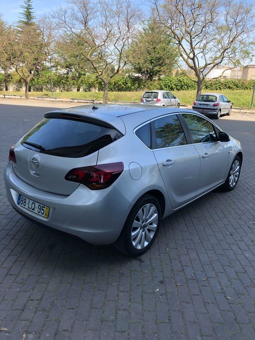 Opel Astra 1.4 Gasolina 100cv — fotografia 3