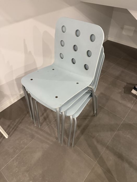 Mesa de cozinha e cadeiras