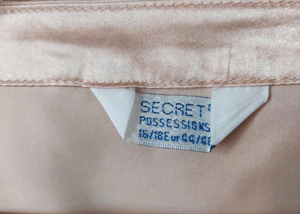 Satynowy szlafrok Secret Possessions pudrowy beż  koronka 44 46