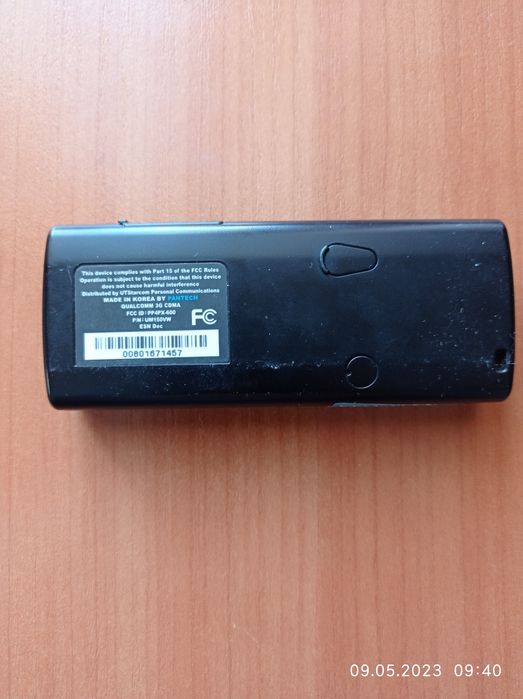 3G модем Pantech UM150 з висувною антеною.