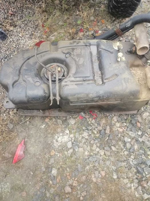 Продам по запчастинам  SsangYong Korando , 2002 року , 2,9 TDI  все в