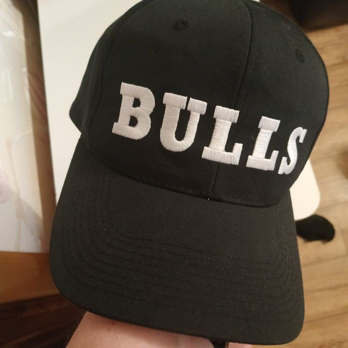 Продам бейсболку The North Face,Bulls
