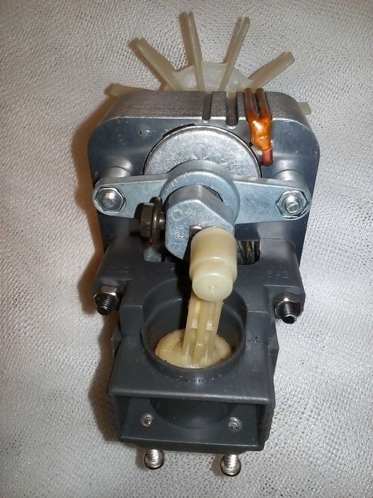 электродвигатель YJ62/300 120VAC 60HZ 58W