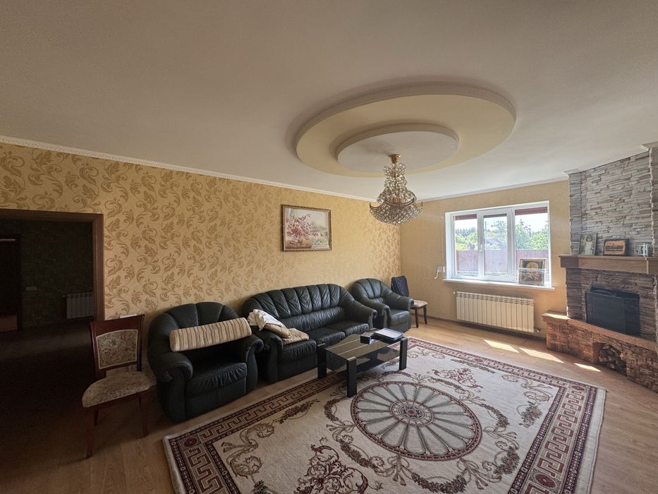 Продається гарний будинок 265м2 з ремонтом, село Дівички, 25 соток. Ексклюзив. Без %.