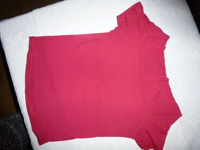 Bluzka ,podkoszulek t-shirt hiszpański dekolt