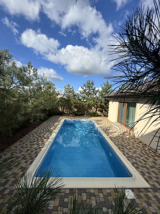 Срочно! Продам одноэтажный дом с бассейном, современный новый ремонт