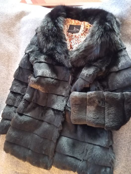 Шуба натуральна стан нормальний 44-46р.