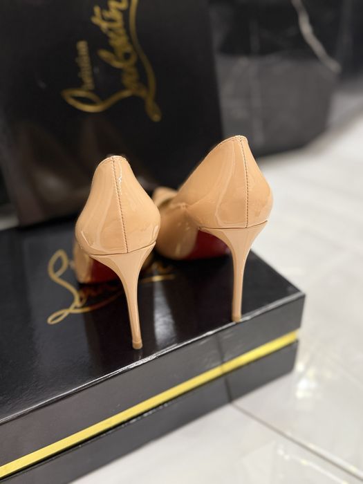 Szpilki Louboutin Beige Leather