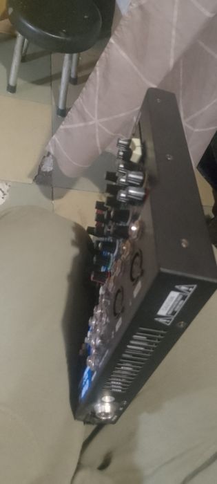 Yamaha мікшер MG-04BT