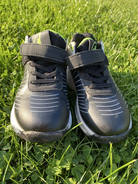 Кросівки 30р 18,5см на хлопчика