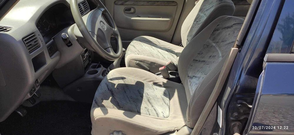 Mazda demio 1999