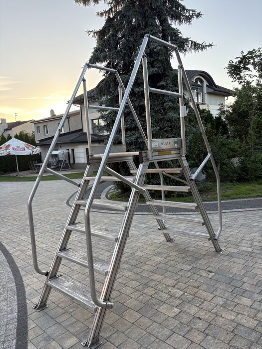 Schody aluminiowe podest magazynowy