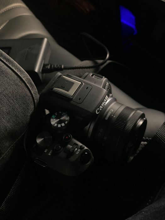 Фотоапарат Canon 2022