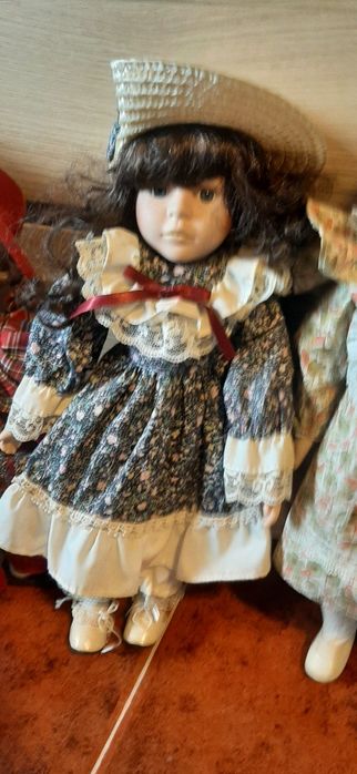 Bonecas de porcelana