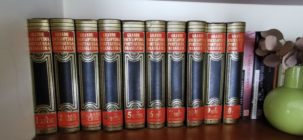 Grande Enciclopédia Portuguesa Brasileira