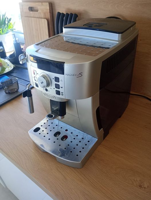 Ekspres do kawy - Delonghi Magnifica S