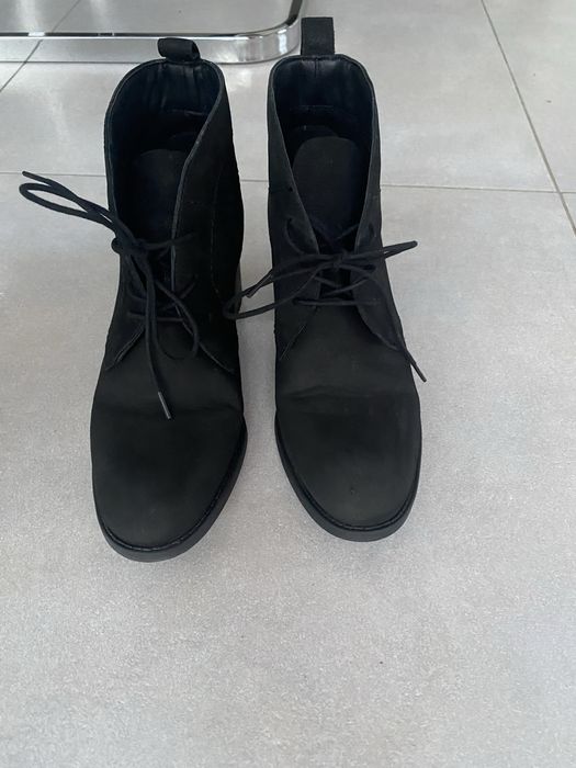 Botki- czarne, wiązane