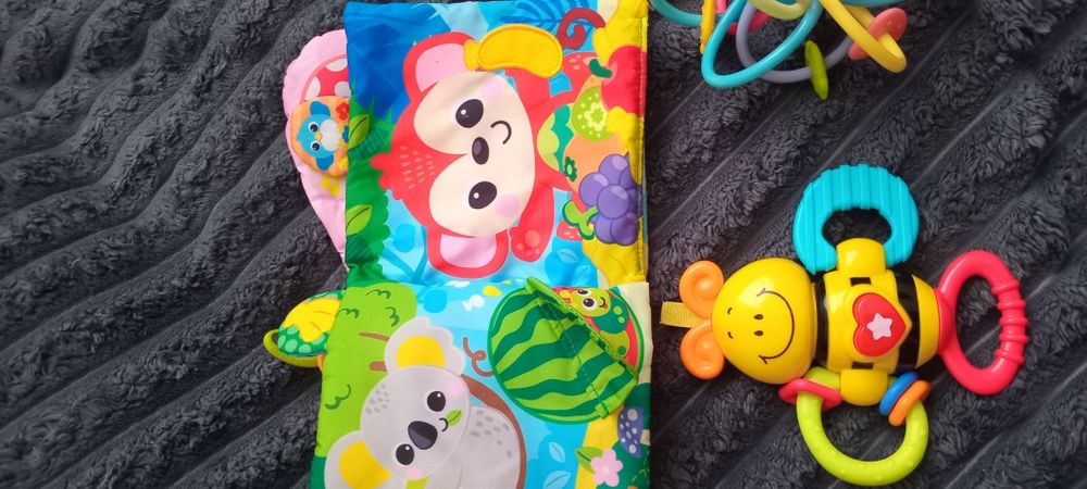 Дитячі інтерактивні розвиваючі іграшки