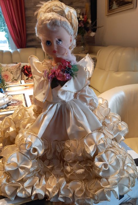 Kolekcjonerska lalka z lat 90.