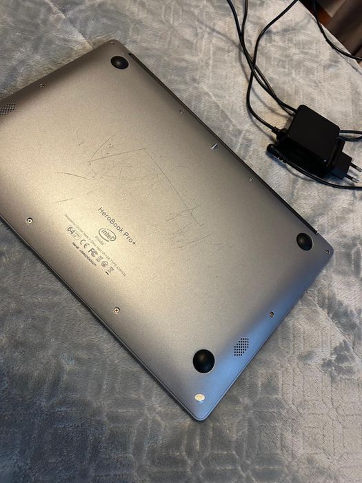 Chuwi Herobook Pro +