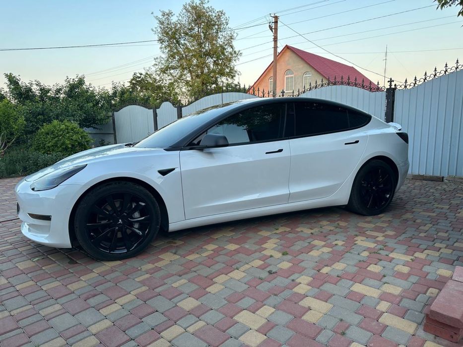 Tesla Model 3  Longe Range Dual Motor