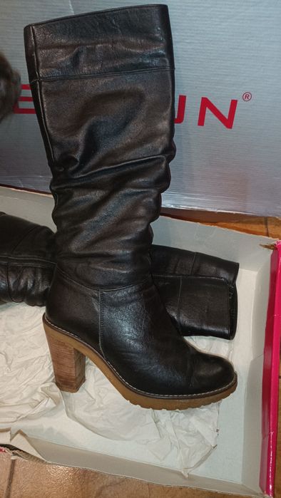 Взуття жіноче р.38,40 гортайте фото