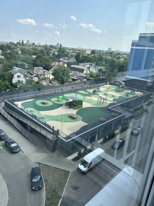 Продаж 2-кімнатна в центрі міста