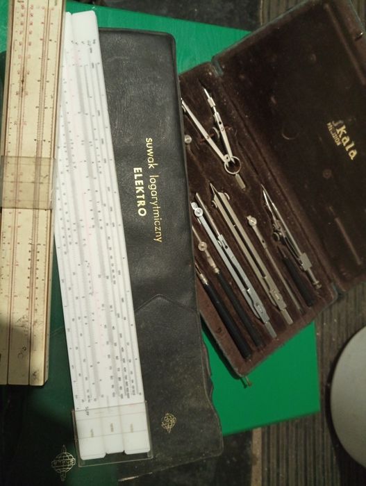 Skala zestaw kreślarski ,suwak logarytmiczny