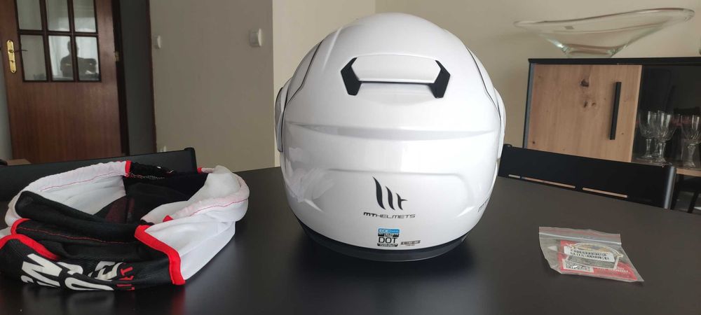 Capacete de moto, marca MTHELMETS