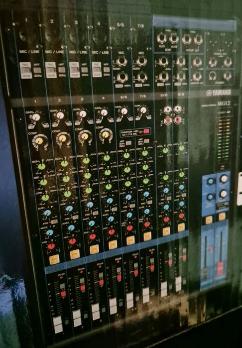 Sprzedam mixer yamaha MG 12 .