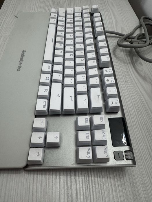 Steelseries Apex 7 tkl ghost