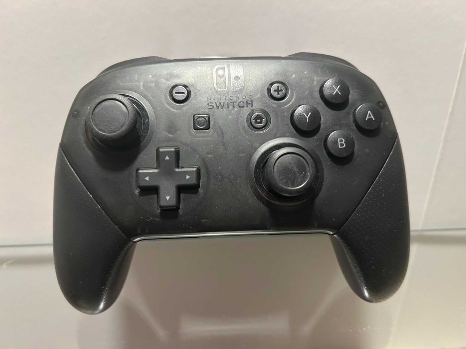 Nintendo Switch Oled + 4 jogos + comando+ bolsa+ caixa –Excelente estado