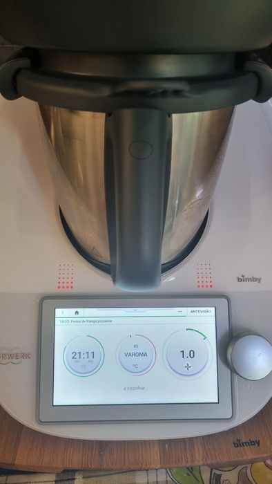 Bimby Tm 6 completa + Bimby Friend base com copo por apenas 1.100 euro