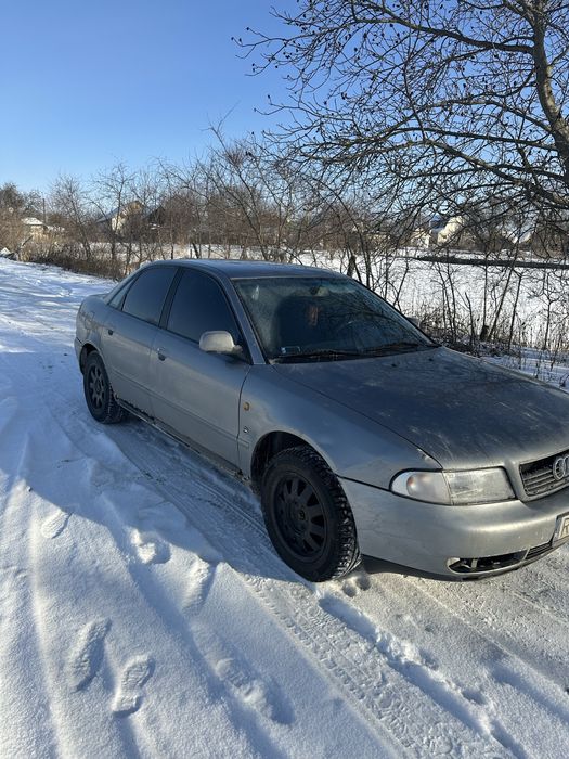 Продам Audi A4 1.6 бензин