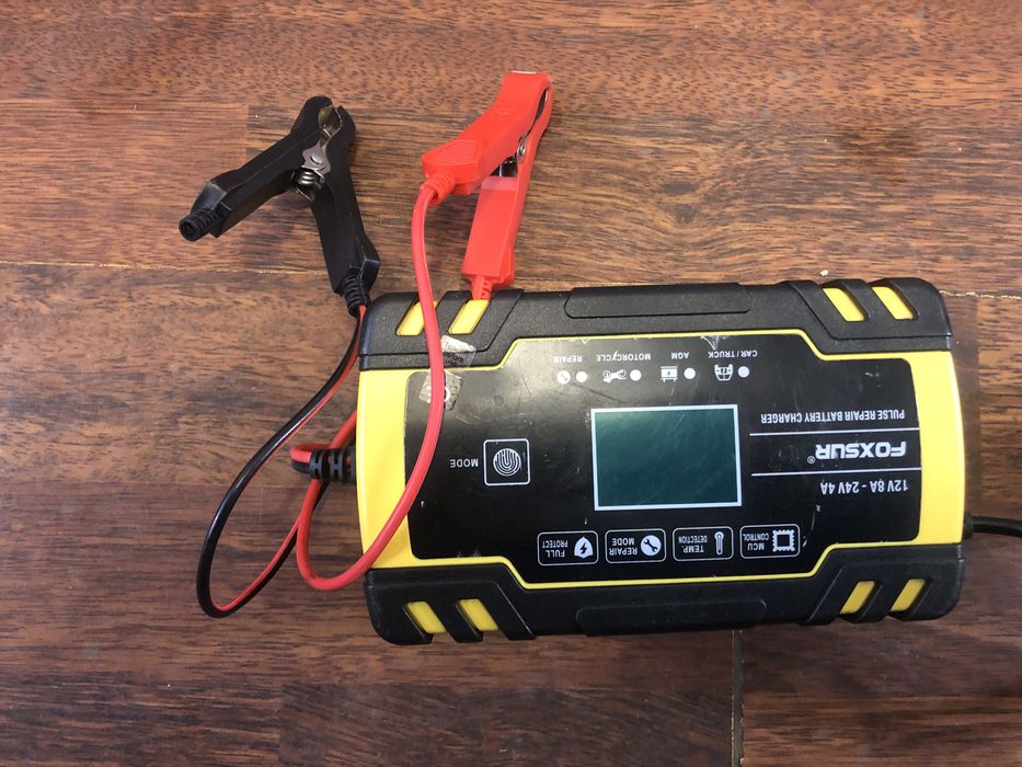 Продам зарядний пристрій 4-10 ампер