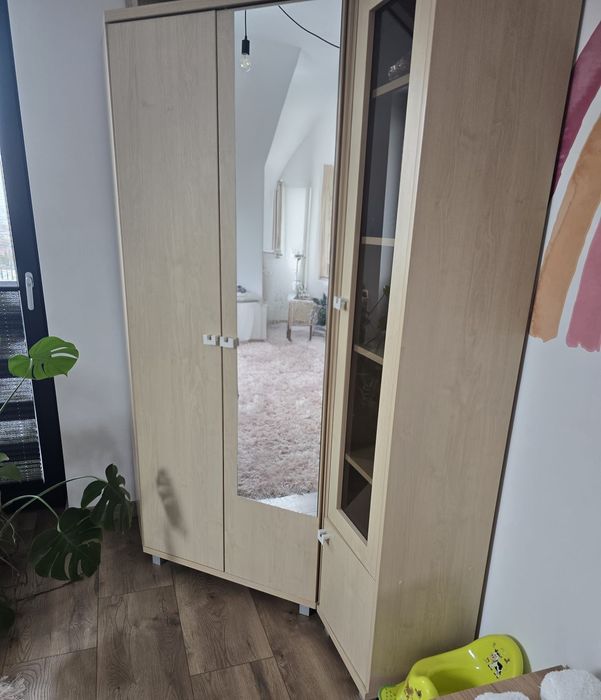 Oddam komodę szafę i witrynę kolor jesion