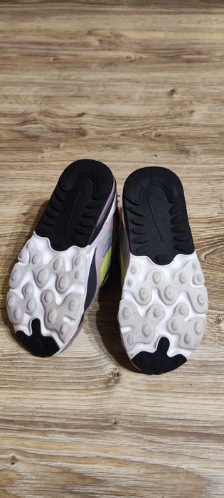 Nike Air Max 270 RT 26