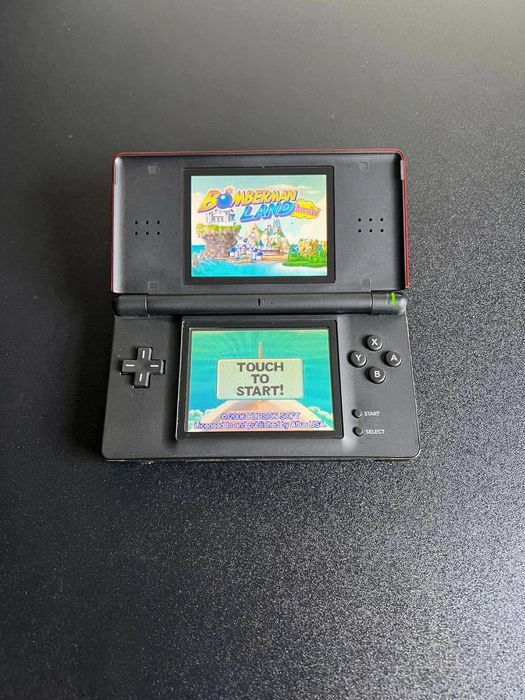 Nintendo DS Lite Preta/Vermelha com 80+ Jogos