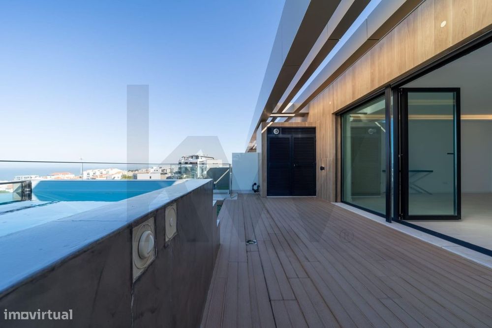 Penthouse T2 de Luxo com Terraço e Jacuzzi Privado | Vista Mar 180º