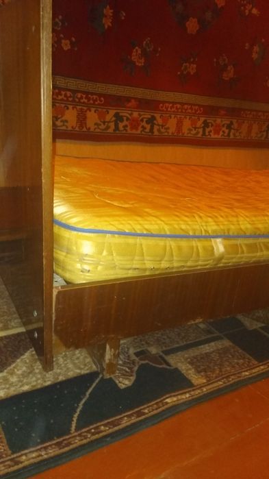 Кровать б/у однушка