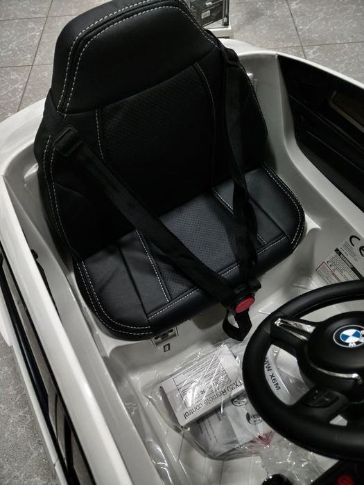 Carro eléctrico criança Bmw x6 rodas borracha