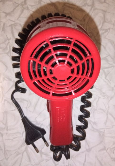 Фен для сушки и укладки волос