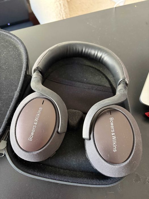 Bowers & Wilkins PX7 Bluetooth ANC com estojo - estado impecável