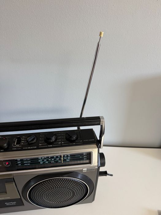 Radiomagnetofon AIVA TPR-180E
