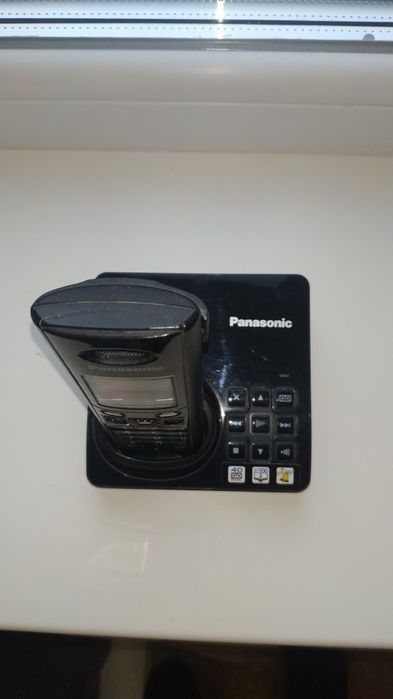 Радіотелефон Panasonic kx-tg8227ua у хорошому стані Весь комплект